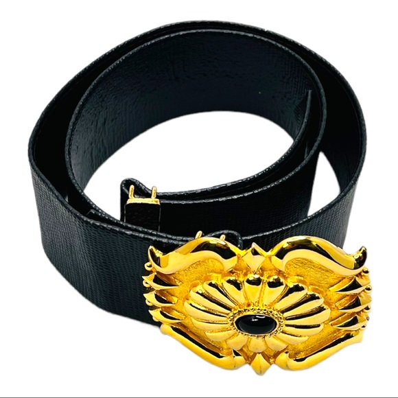 Doreen Ryan Accessories - Doreen Ryan Vintage 80's Brushed Gold Belt Buckle With Black Cabochon Center